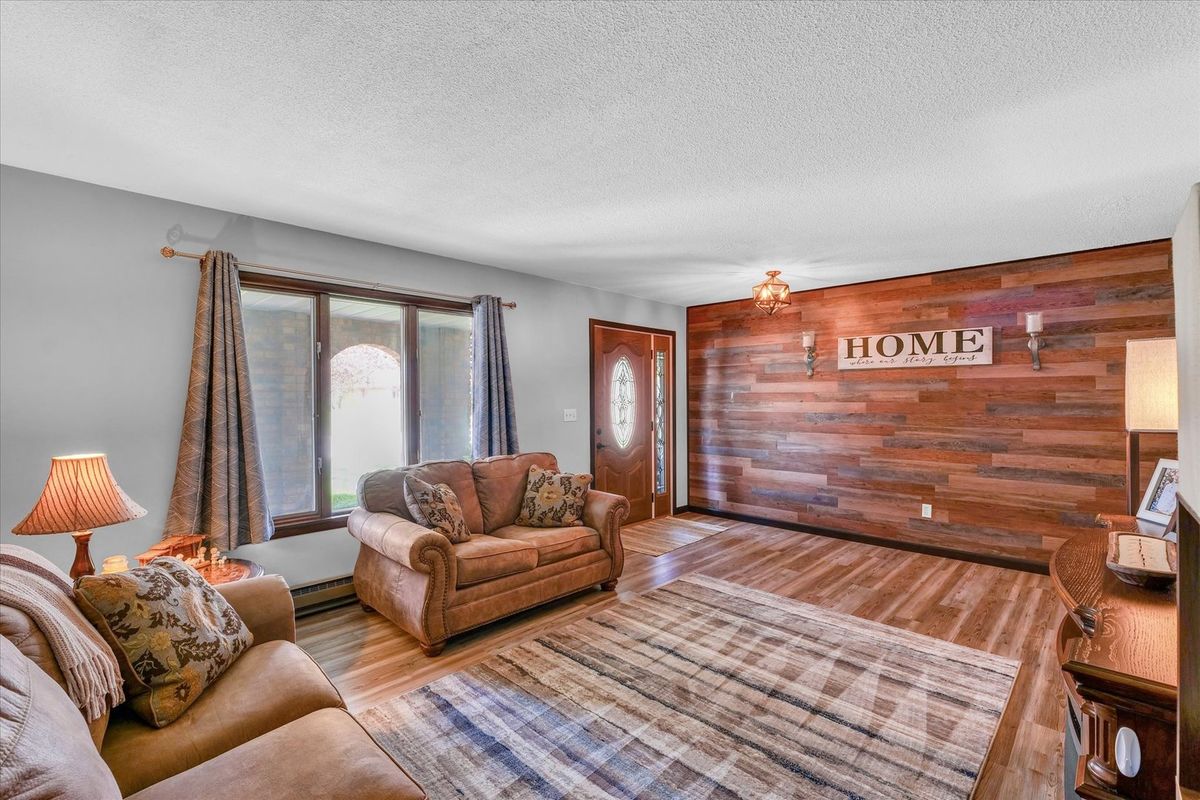 974 Martha Court, Milford, IL 60953