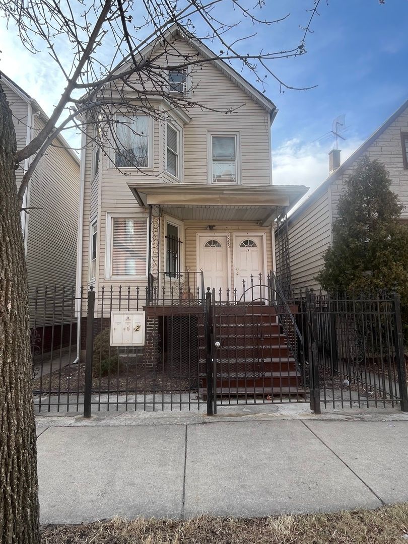 8220 S South Shore Drive — Chicago, IL 60617