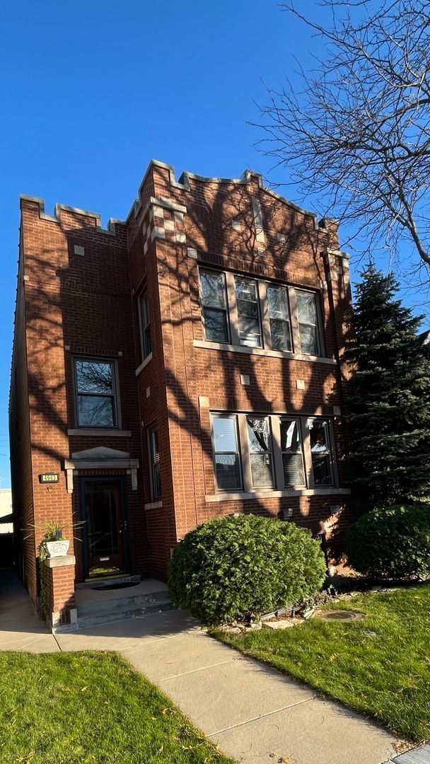 4943 N MARMORA Avenue #1 — Chicago, IL 60630