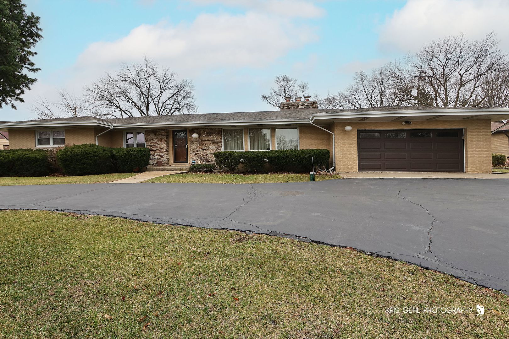 20W371 Diversey Avenue — Addison, IL 60101