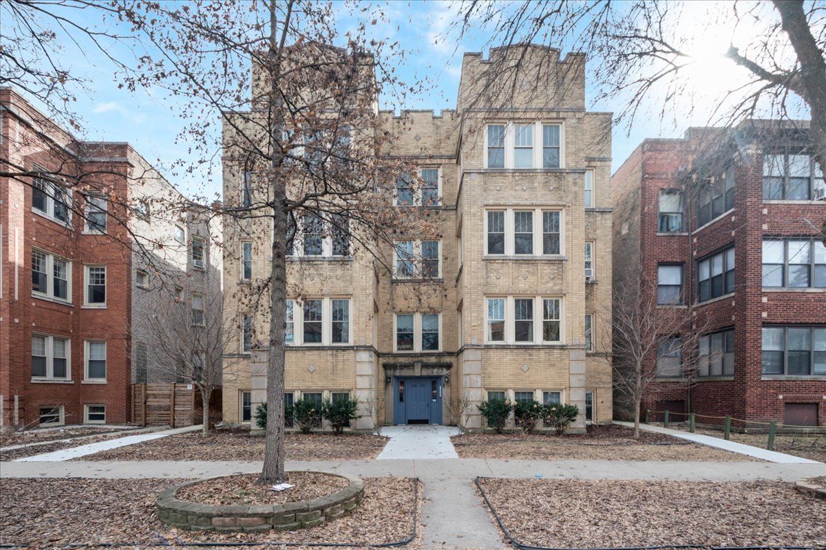 2751 W Giddings Street #1W — Chicago, IL 60625