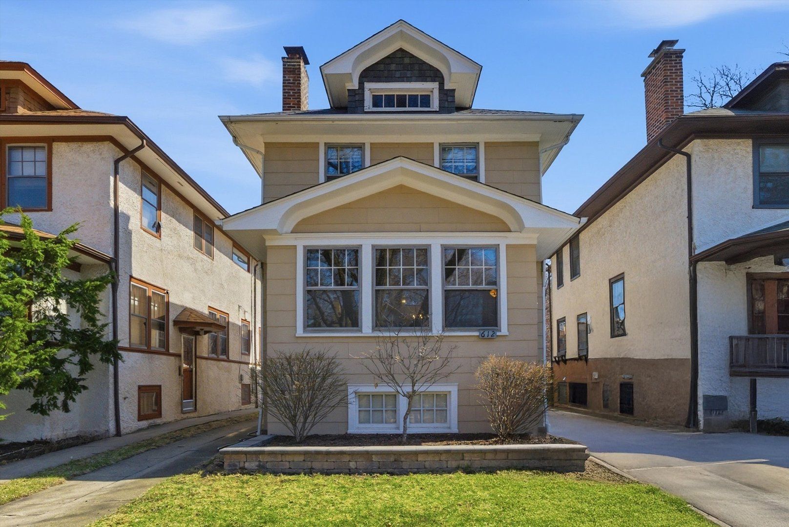 612 N Humphrey Avenue — Oak Park, IL 60302