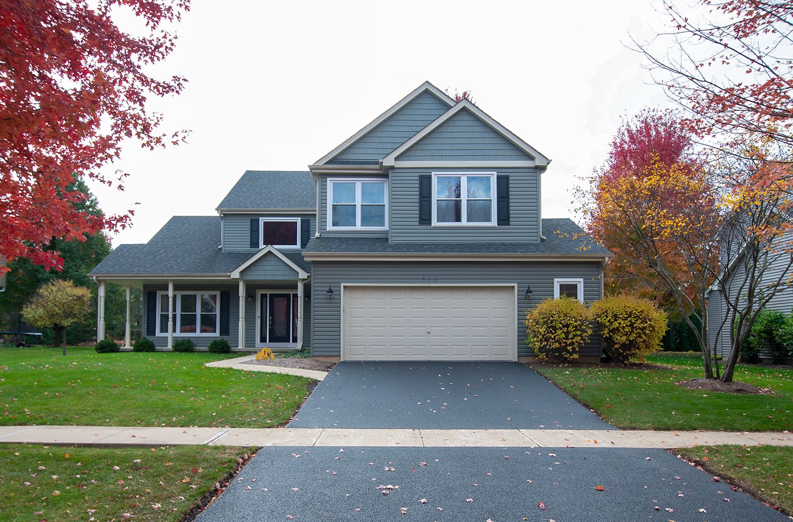 39W553 N Hyde Park — Geneva, IL 60134