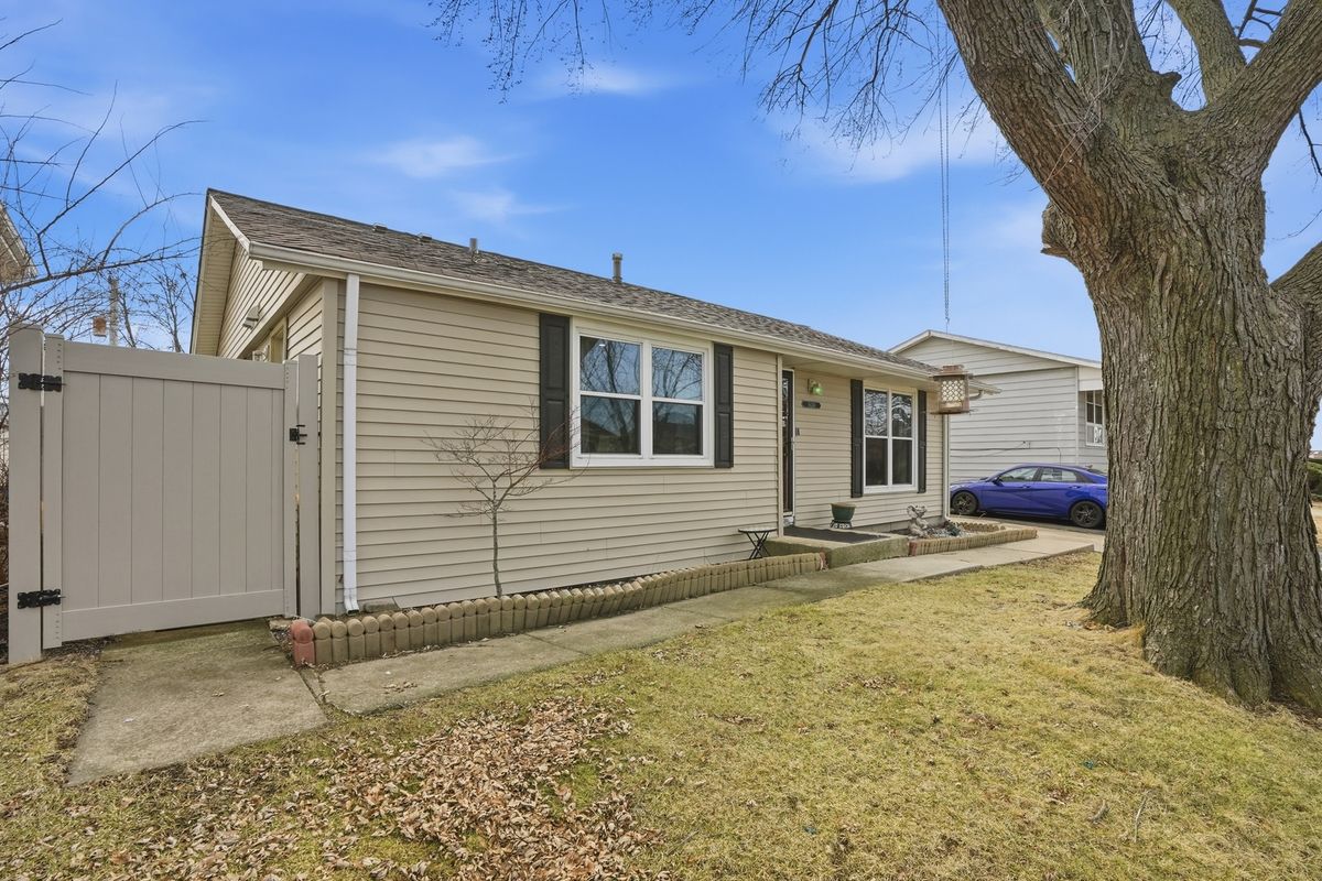 16249 92nd Avenue, Orland Hills, IL 60487