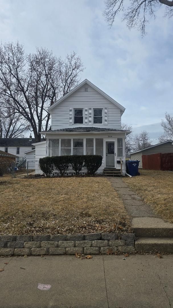 3006 Roosevelt Street, Clinton, IA 52732