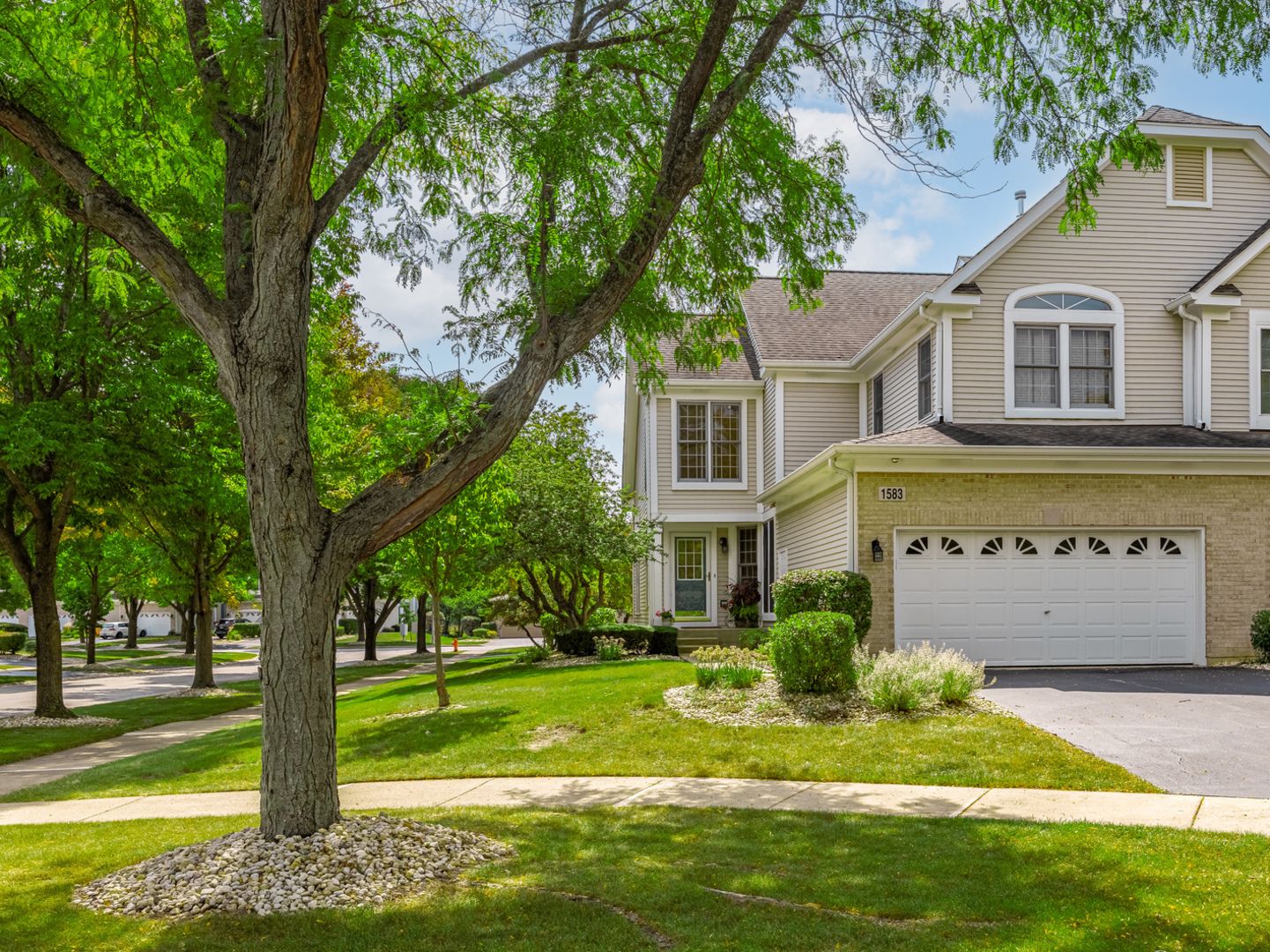 1583 Orchard Circle — Naperville, IL 60565