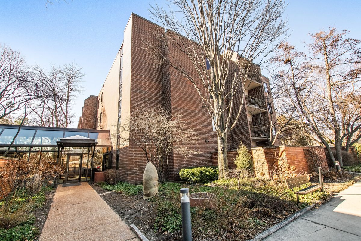 2150 Bouterse Street, Park Ridge, IL 60068