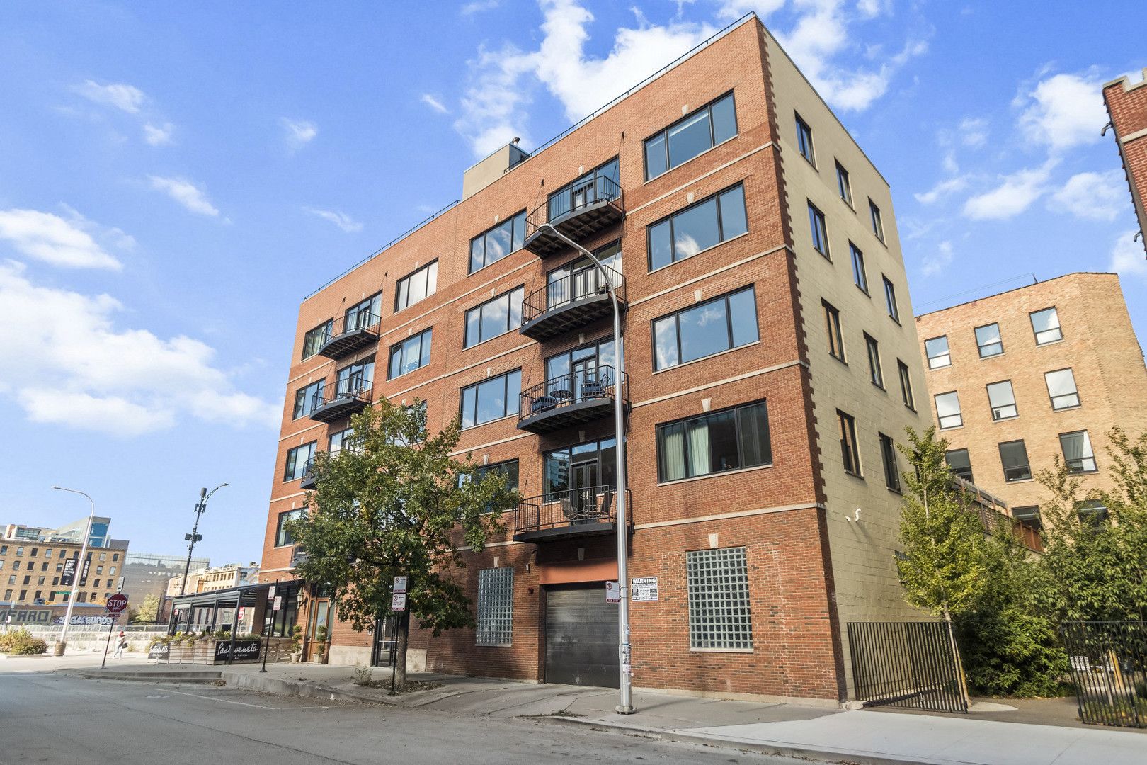1152 W Fulton Market #4A — Chicago, IL 60607