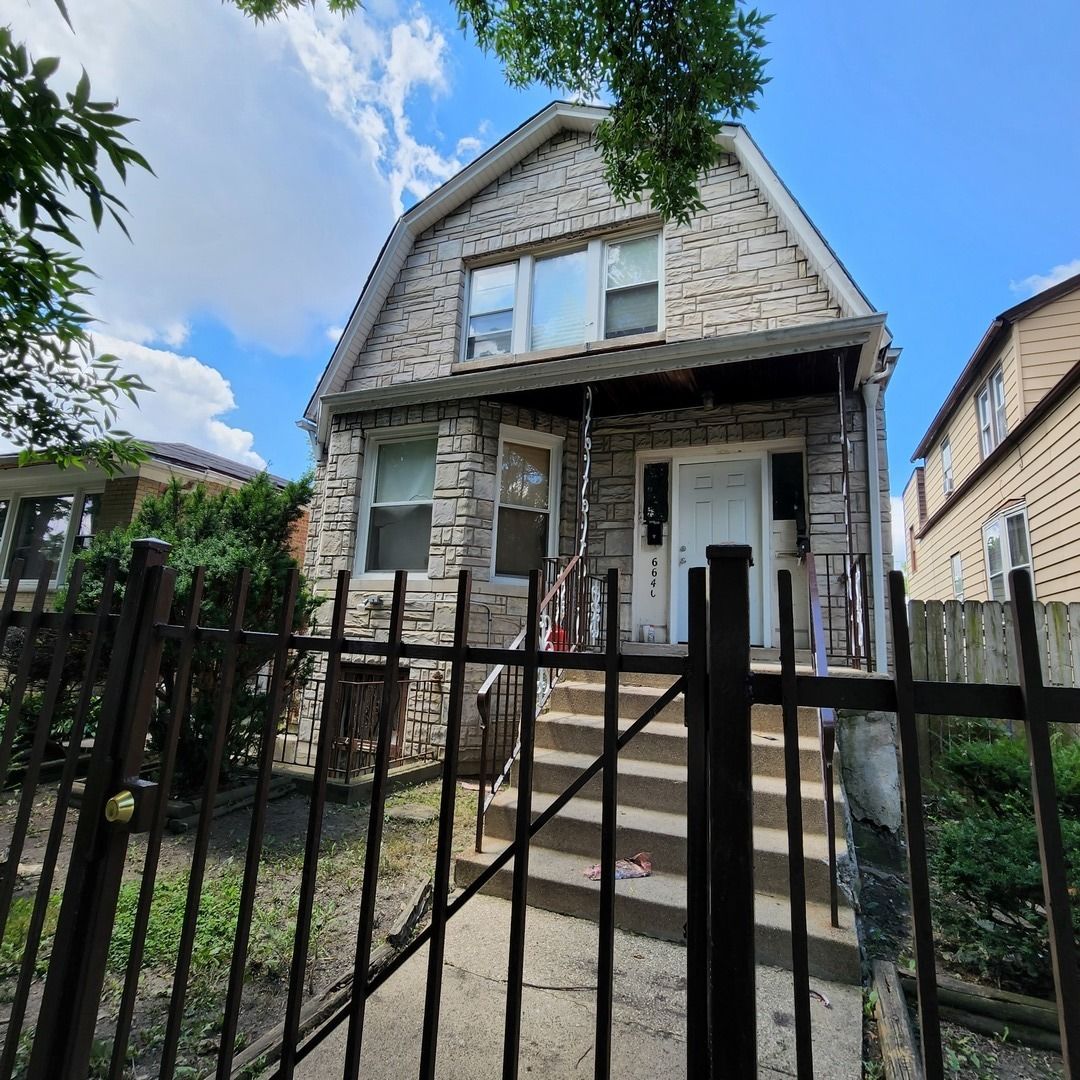 6640 S Wolcott Avenue — Chicago, IL 60636