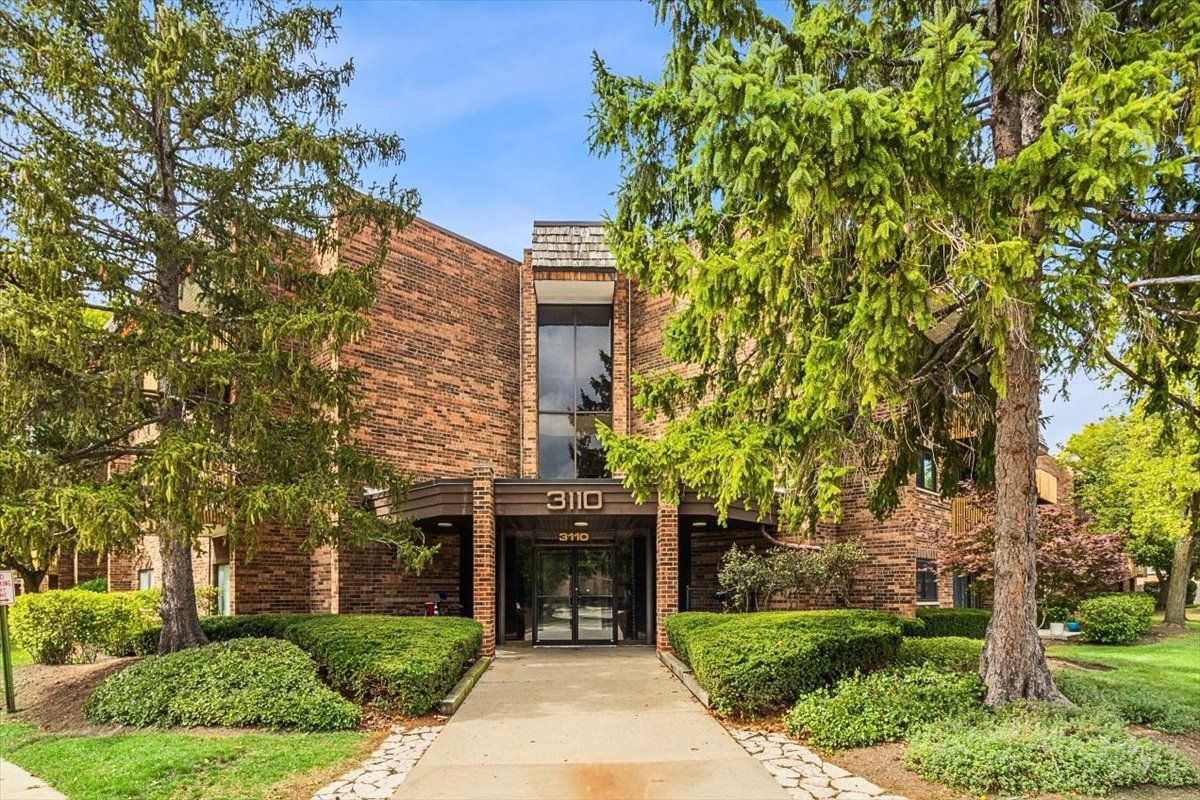 3110 Pheasant Creek Drive #318 — Northbrook, IL 60062