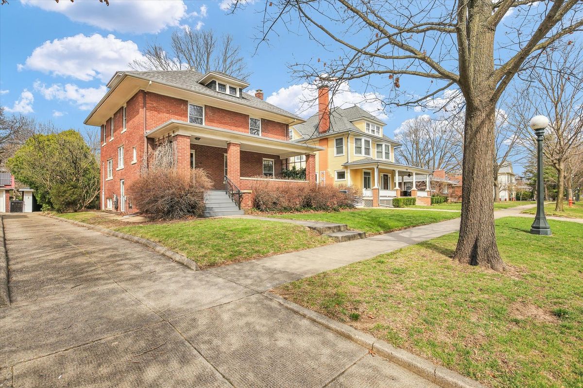 1112 Park Avenue, Champaign, IL 61821