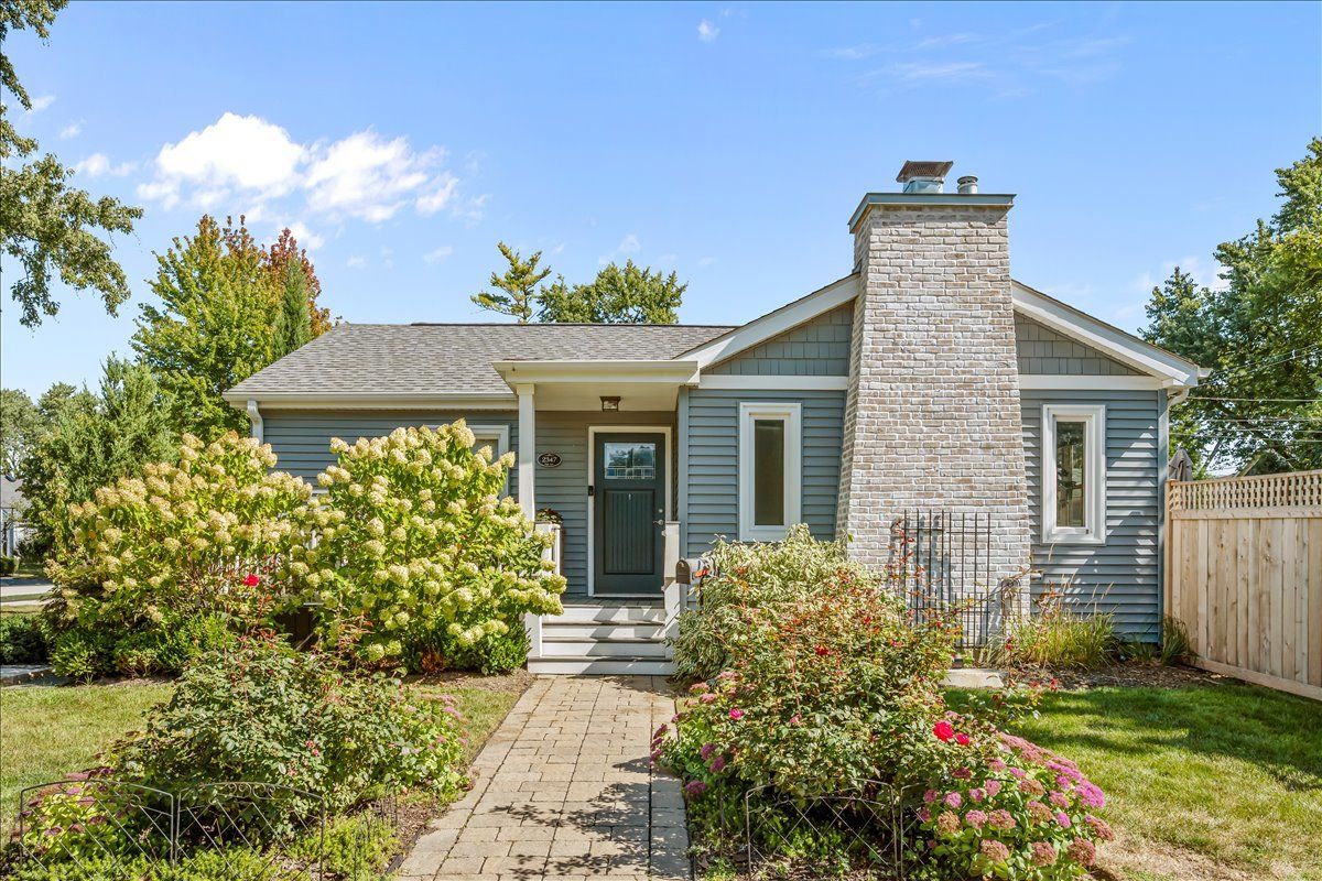 2347 Oak Avenue, Northbrook, IL 60062