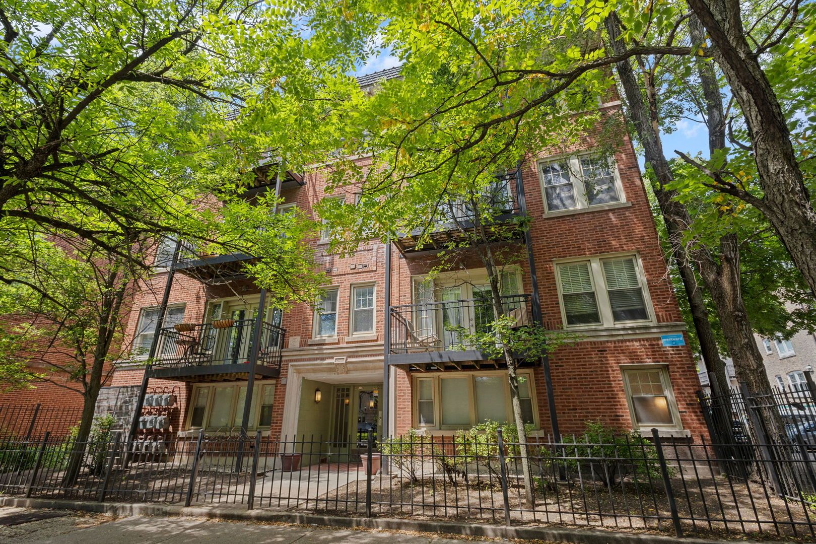 4422 N ASHLAND Avenue #G — Chicago, IL 60640