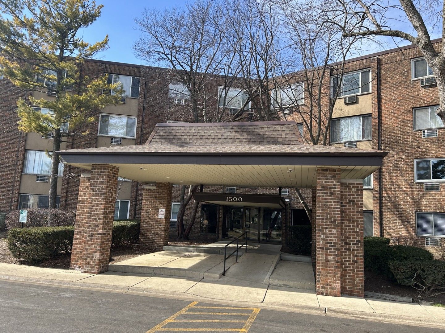 1500 ROBIN Circle #314 — Hoffman Estates, IL 60169
