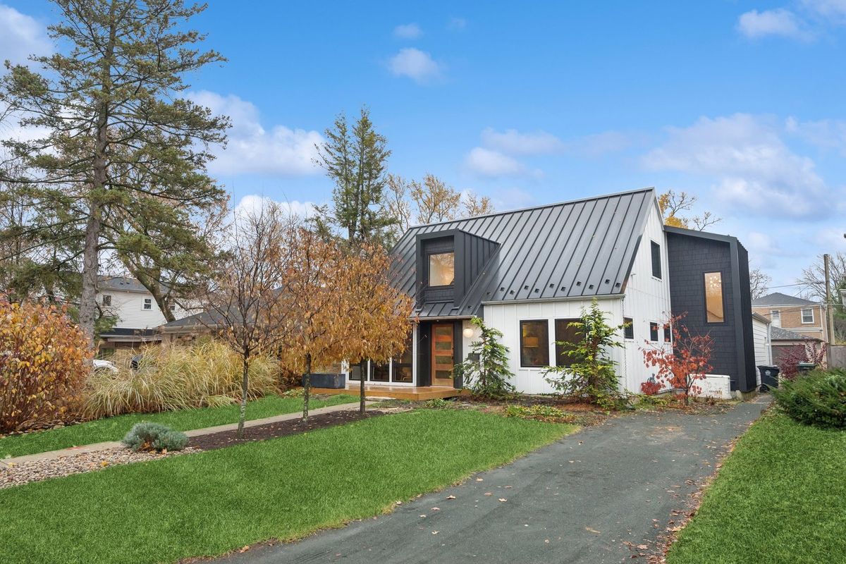 3310 Hayes Street, Evanston, IL 60201