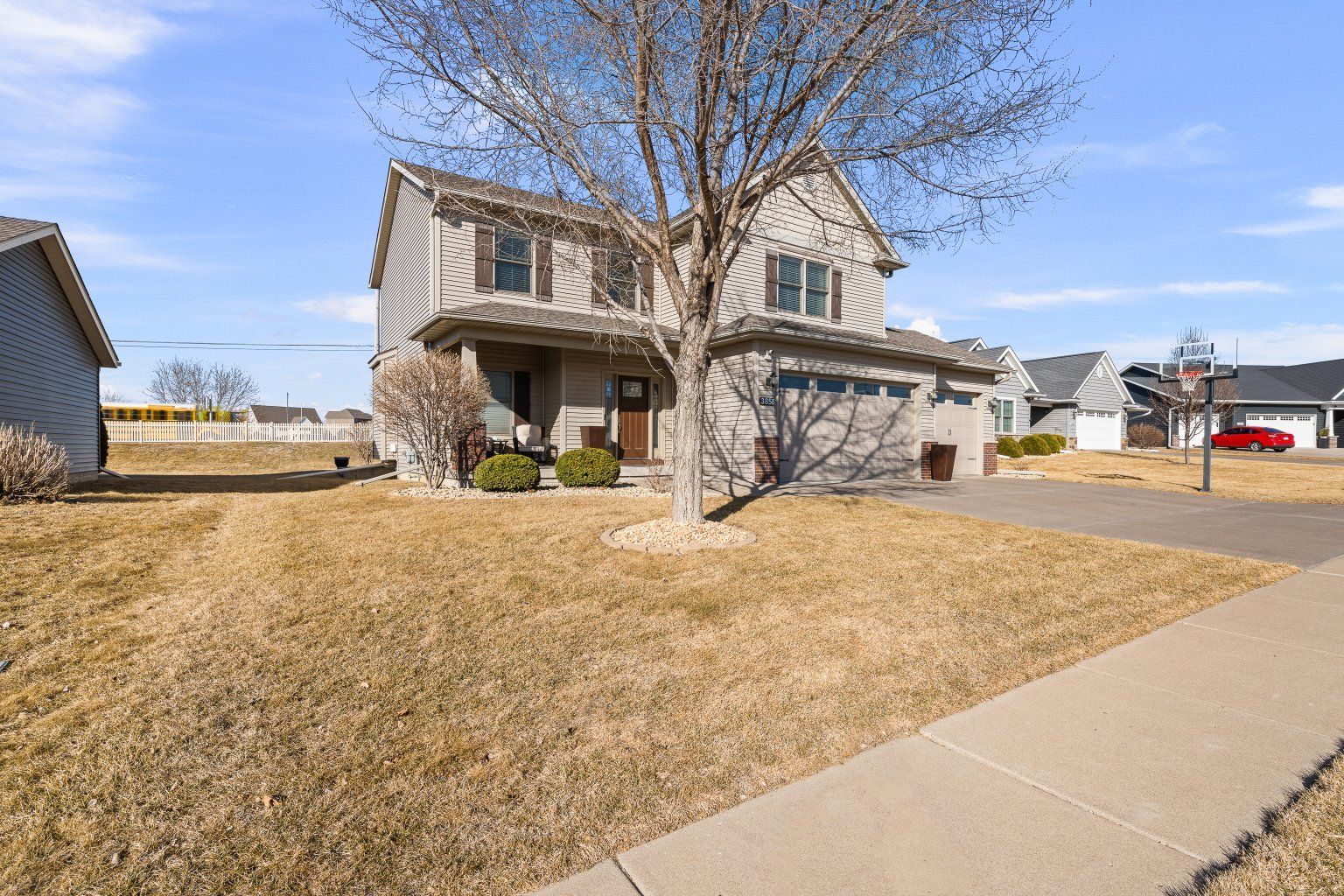 3858 Deckard Drive — Bettendorf, IA 52722