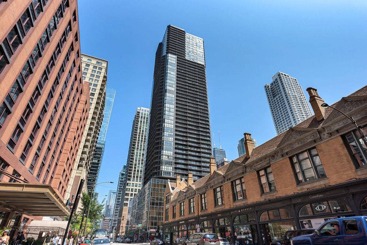 10 Ontario Street, Chicago, IL 60611