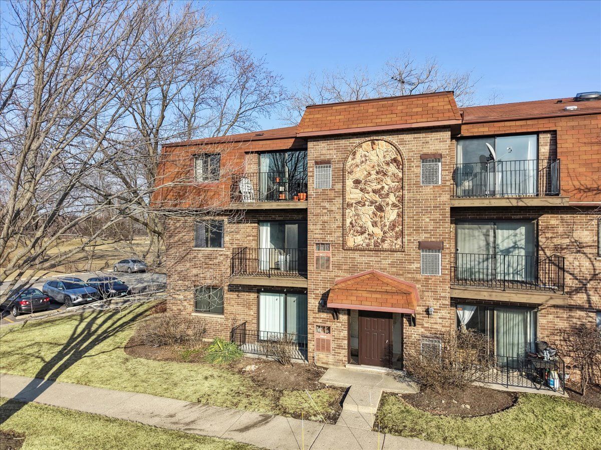 113 Brandon Court — Palatine, IL 60067