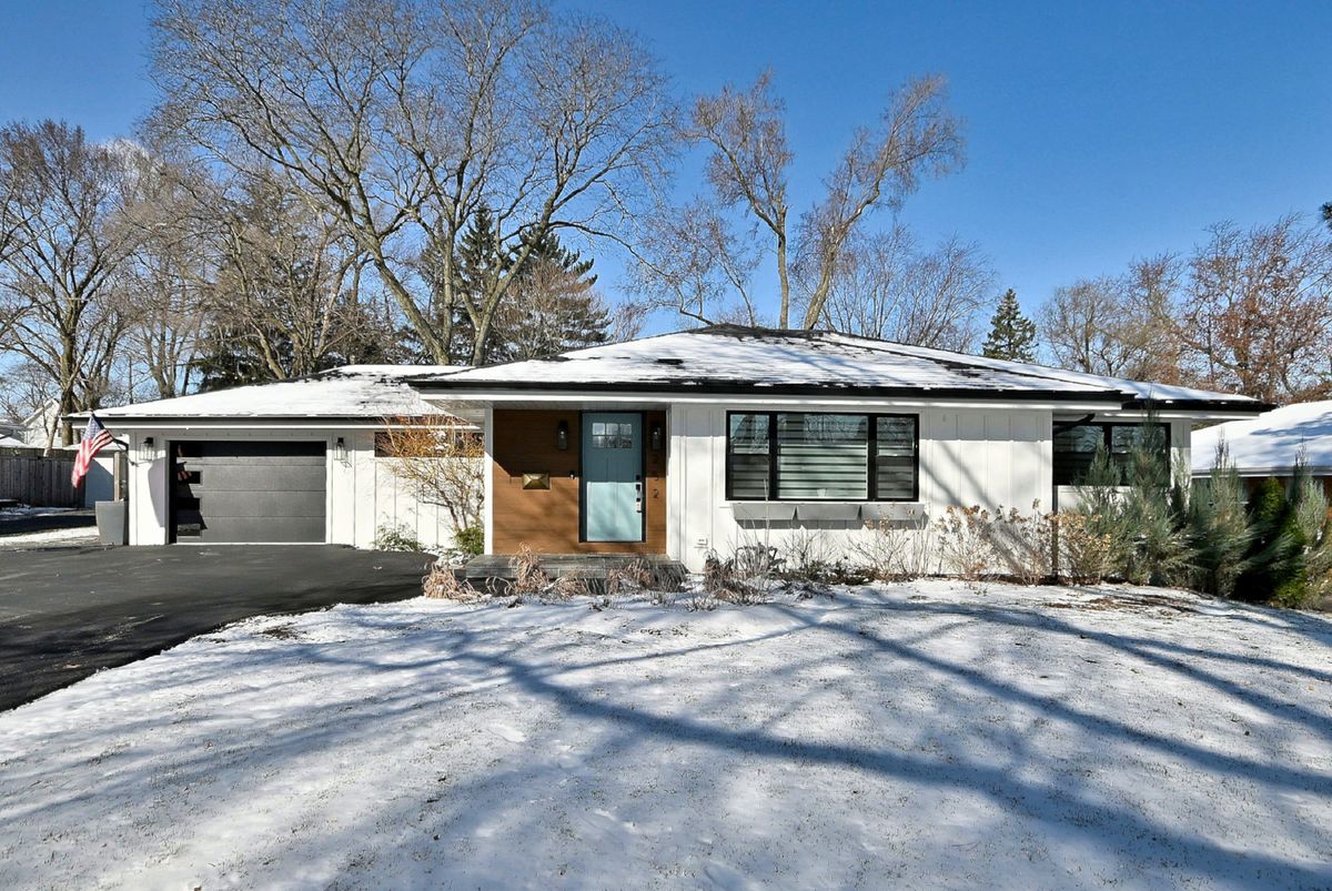 252 Ann Street, Clarendon Hills, IL 60514