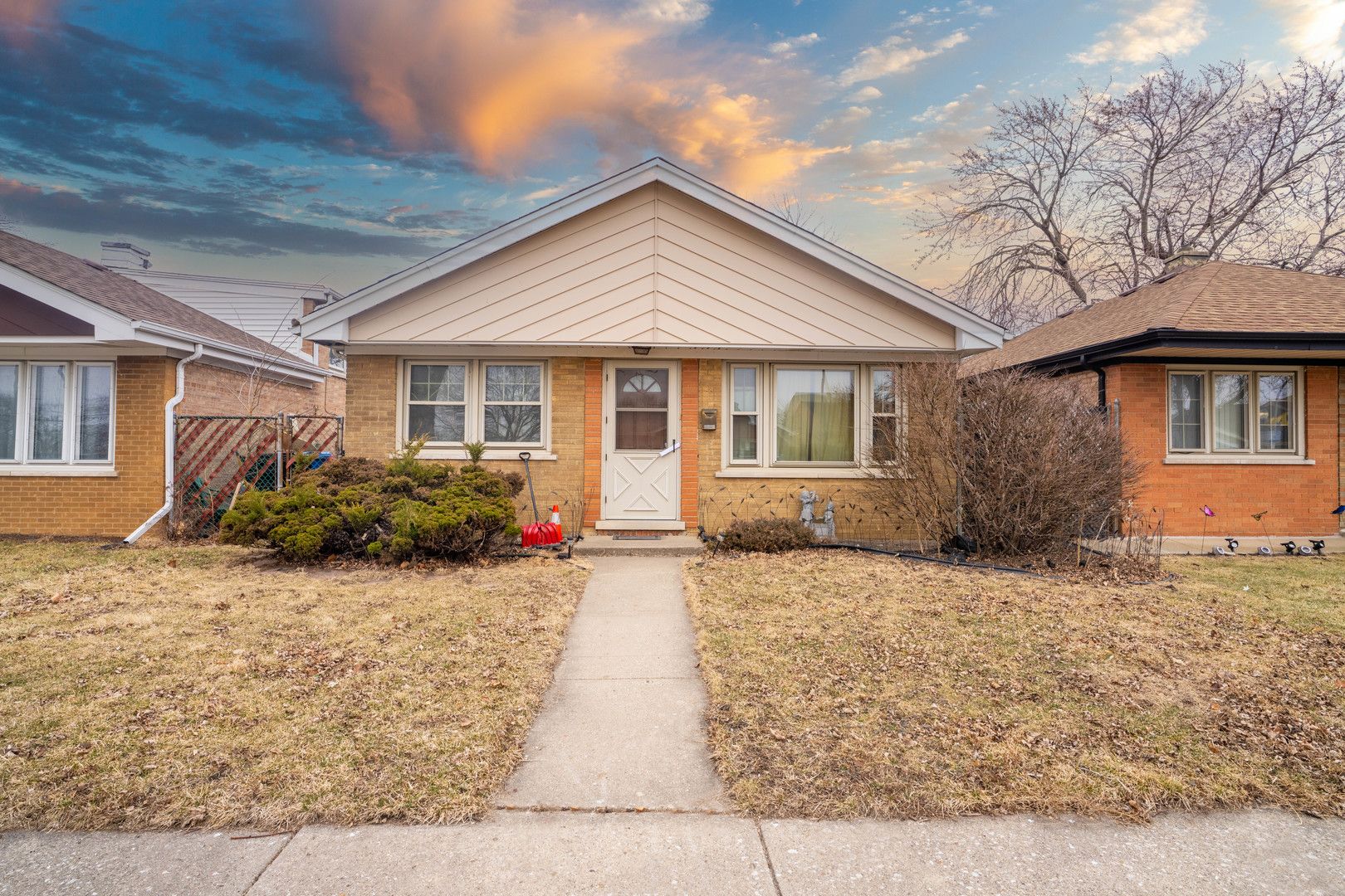5929 S Major Avenue — Chicago, IL 60638