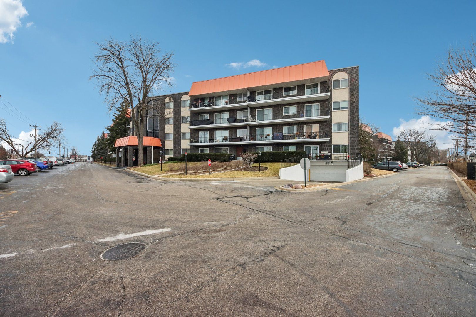 4949 Golf Road #308 — Skokie, IL 60077