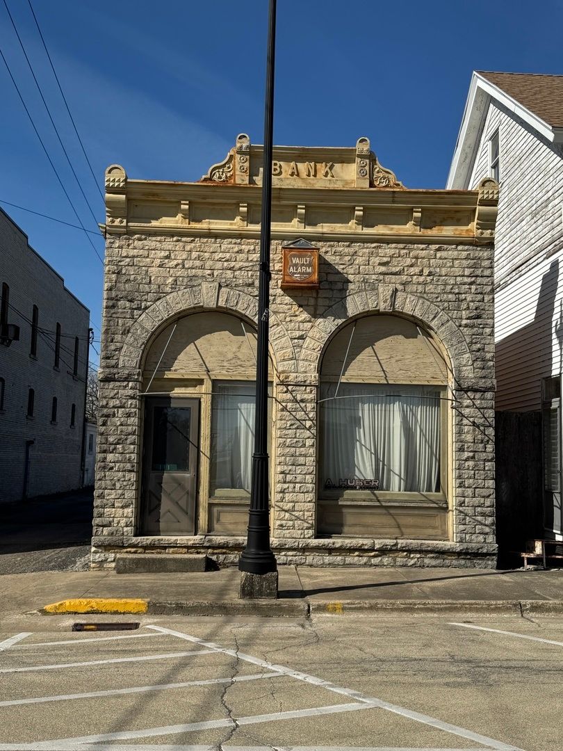 105 S Main Street — Herscher, IL 60941