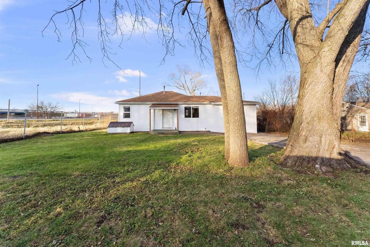 3221 66TH Avenue, Moline, IL 61265