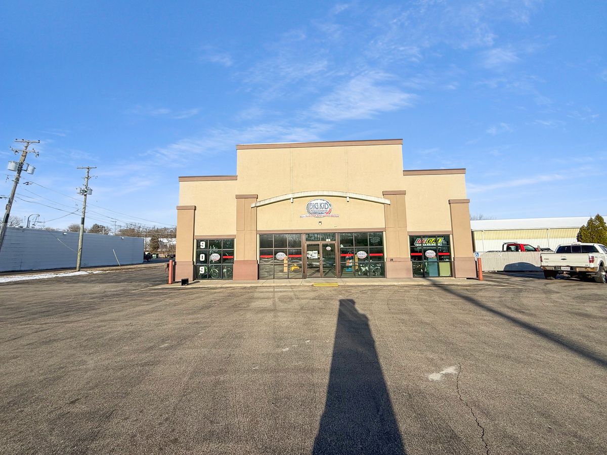 909 Front Street, McHenry, IL 60050