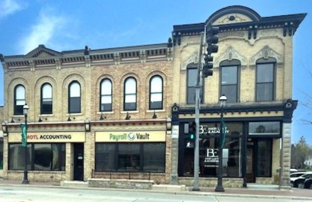 106 W Main Street #B — West Dundee, IL 60118