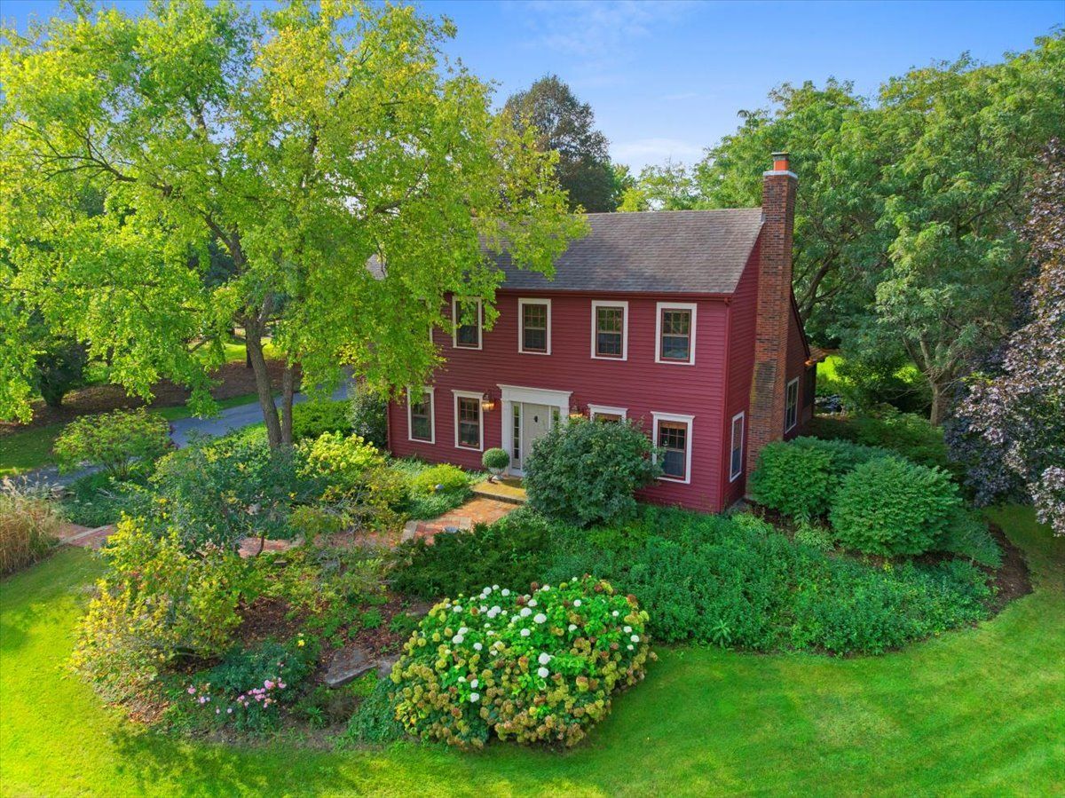 39W113 Ridge Line Road, St. Charles, IL 60175