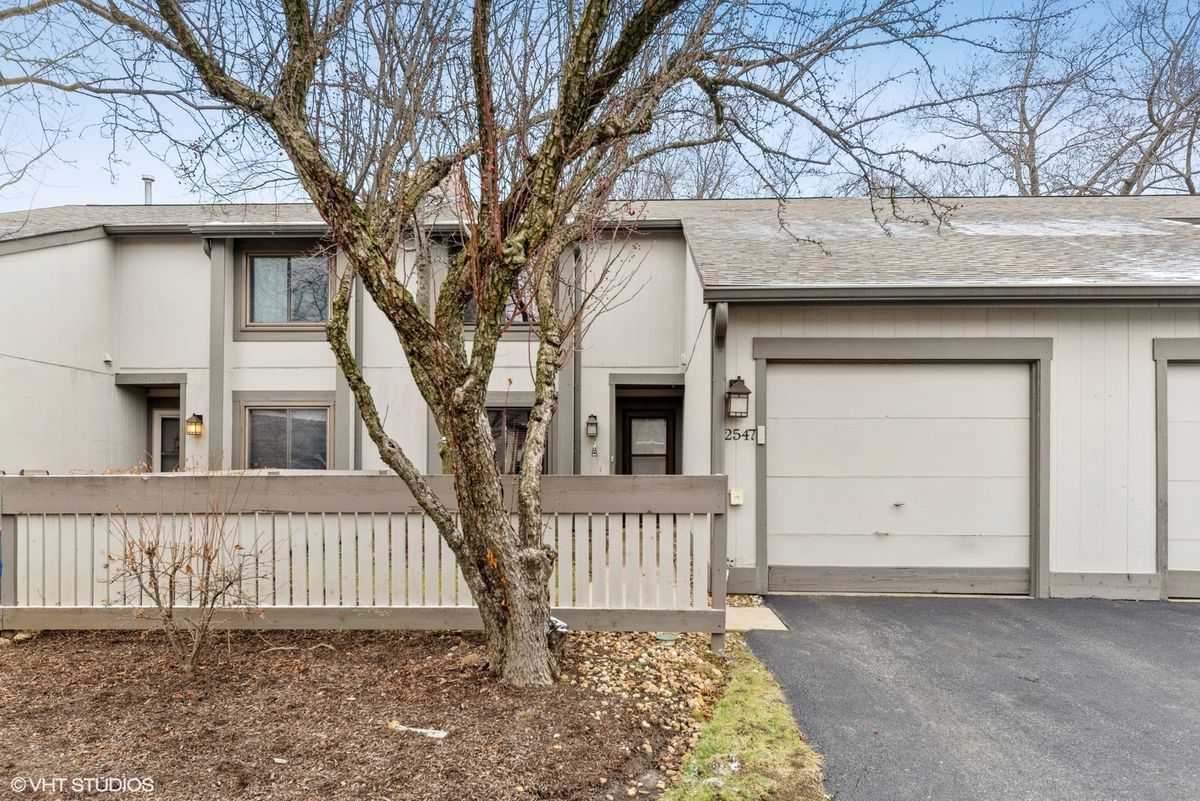 2547 Yarrow Lane, Rolling Meadows, IL 60008