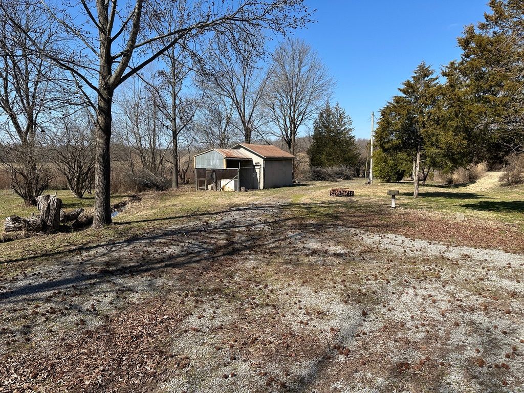 451 Bullock Hill Road, Simpson, IL 62985