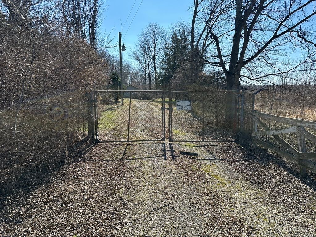 451 Bullock Hill Road, Simpson, IL 62985