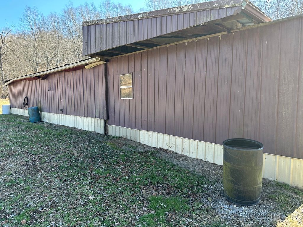 451 Bullock Hill Road, Simpson, IL 62985