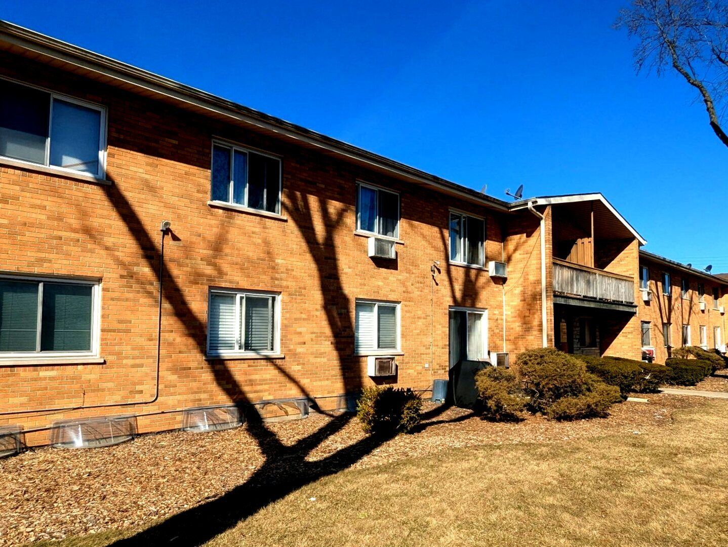 721 Elmhurst Road #G — Des Plaines, IL 60016