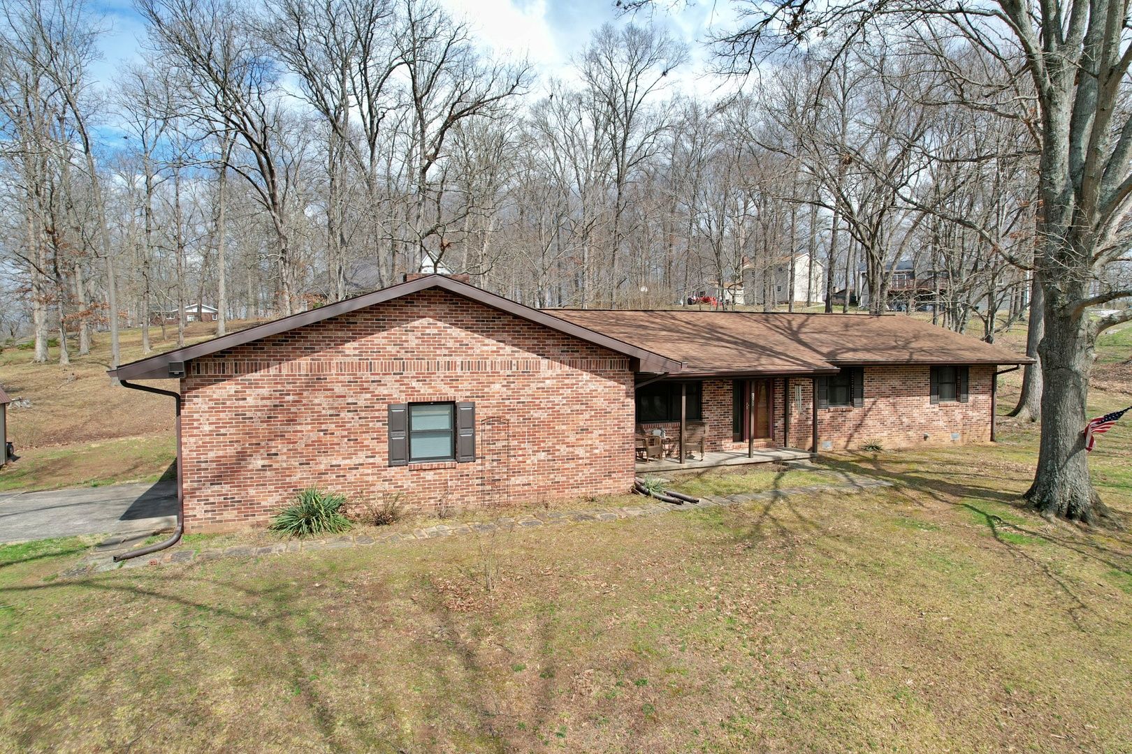 390 Hensley Hills Drive — Vienna, IL 62995