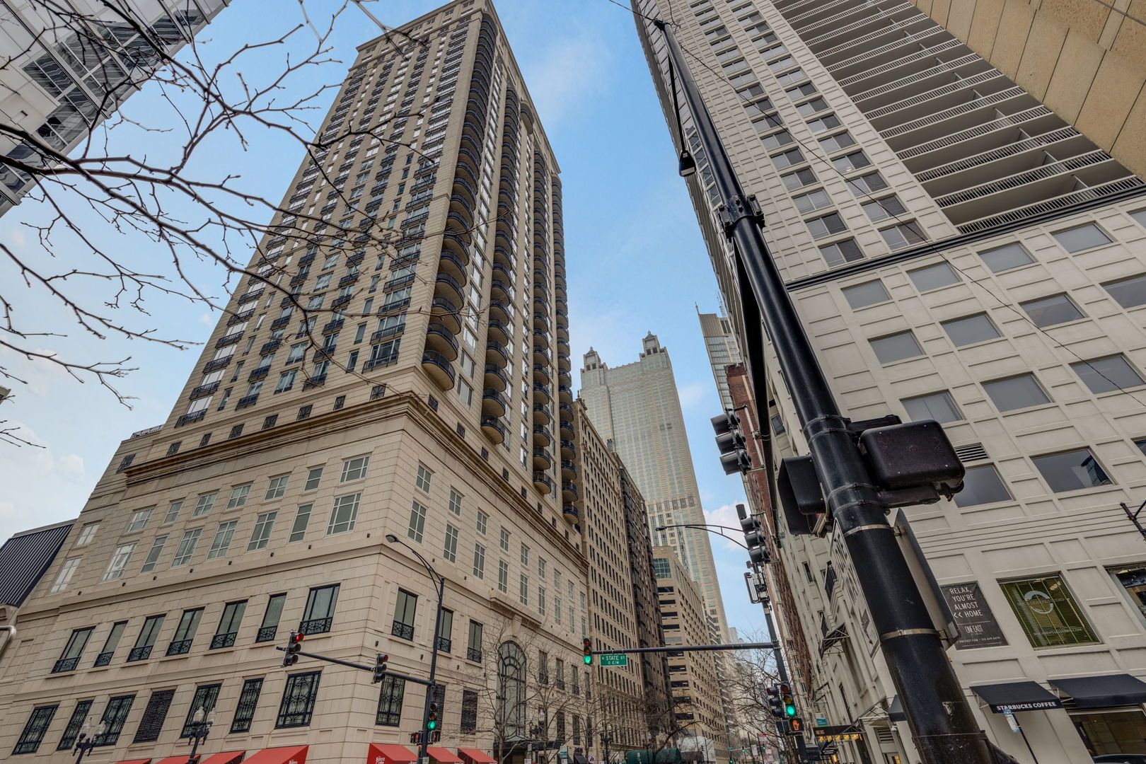 10 E DELAWARE Place #23C — Chicago, IL 60611