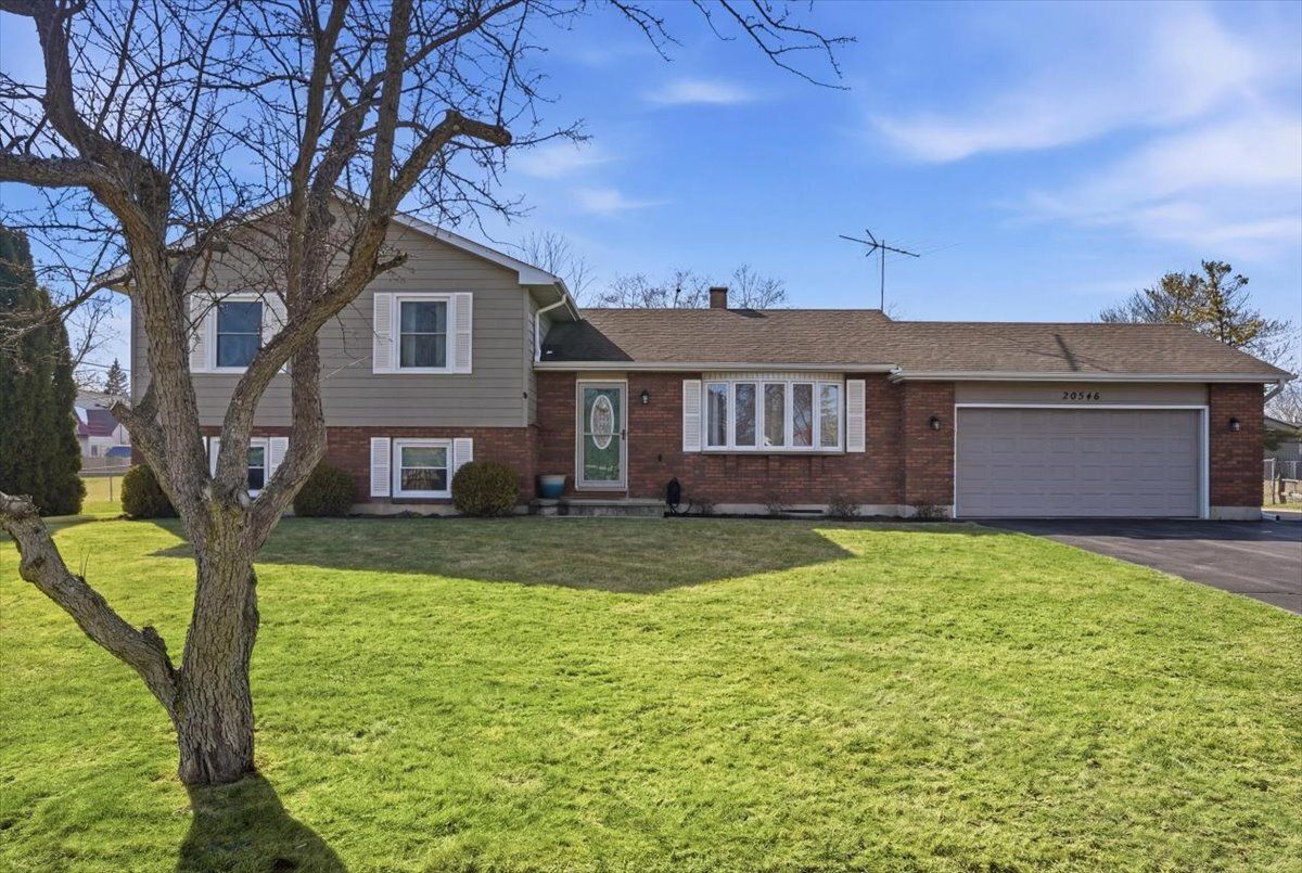 38546 Pine Avenue, Beach Park, IL 60099