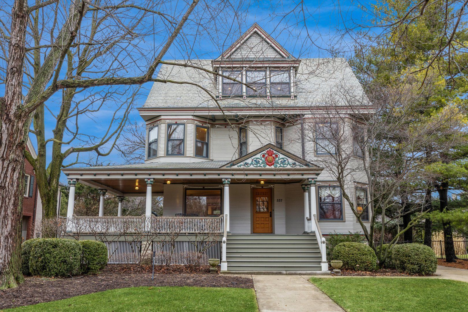 537 N Euclid Avenue — Oak Park, IL 60302