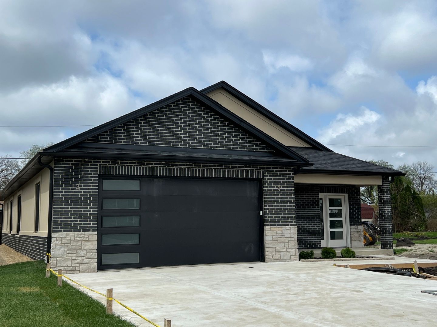 10730 S Worth Avenue — Worth, IL 60482