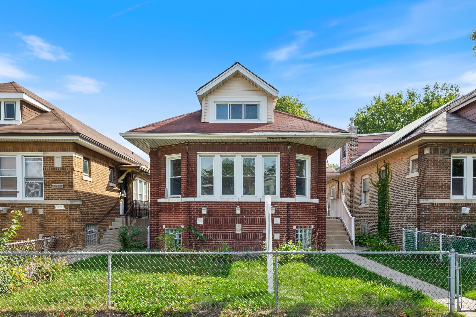 8429 S dante Avenue — Chicago, IL 60619