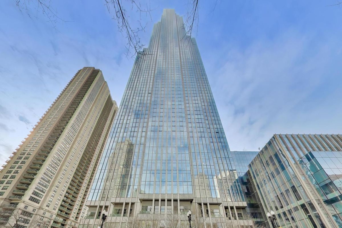 14 Superior Street, Chicago, IL 60654