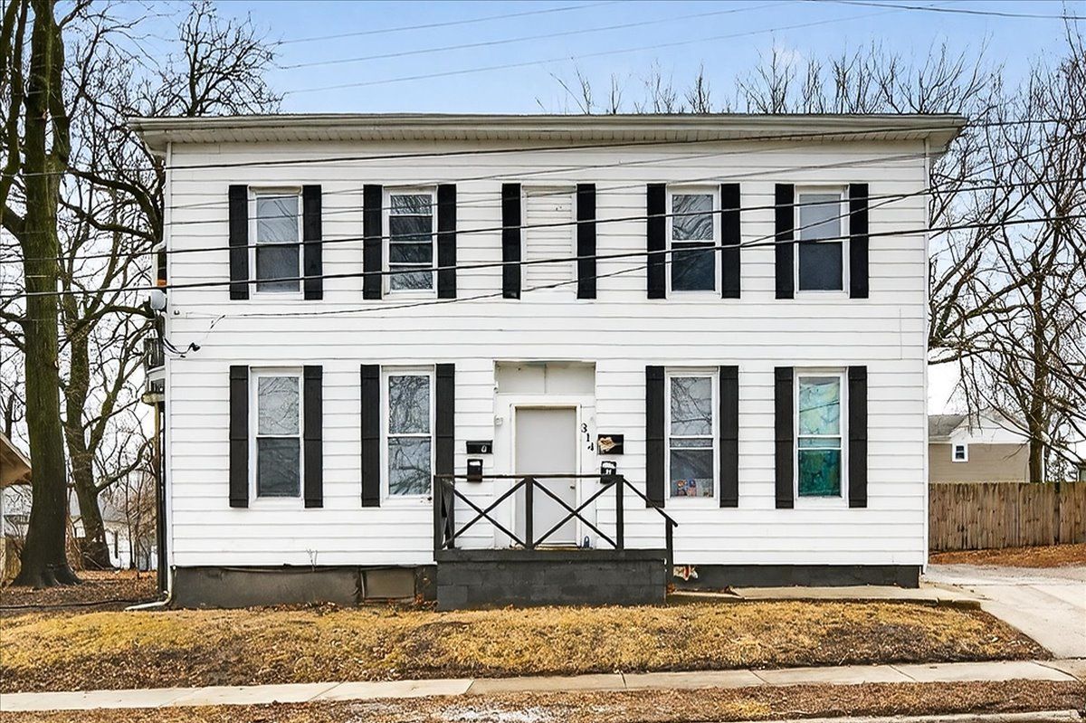 314 W Wood Street — Bloomington, IL 61701