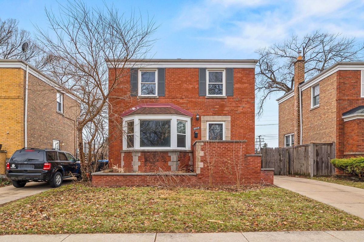 9908 Maplewood Avenue, Chicago, IL 60655
