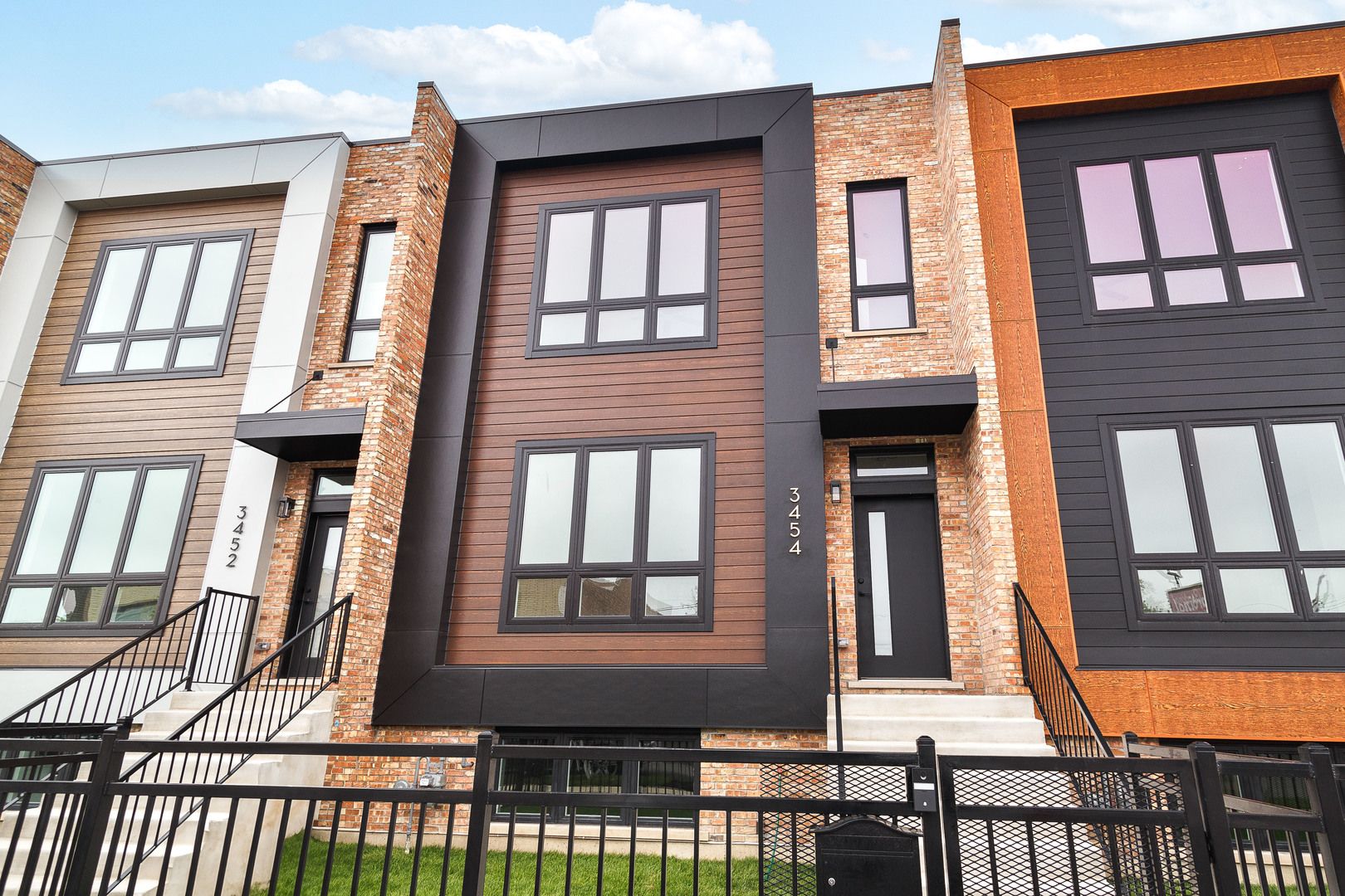 3514 N Central Avenue — Chicago, IL 60634
