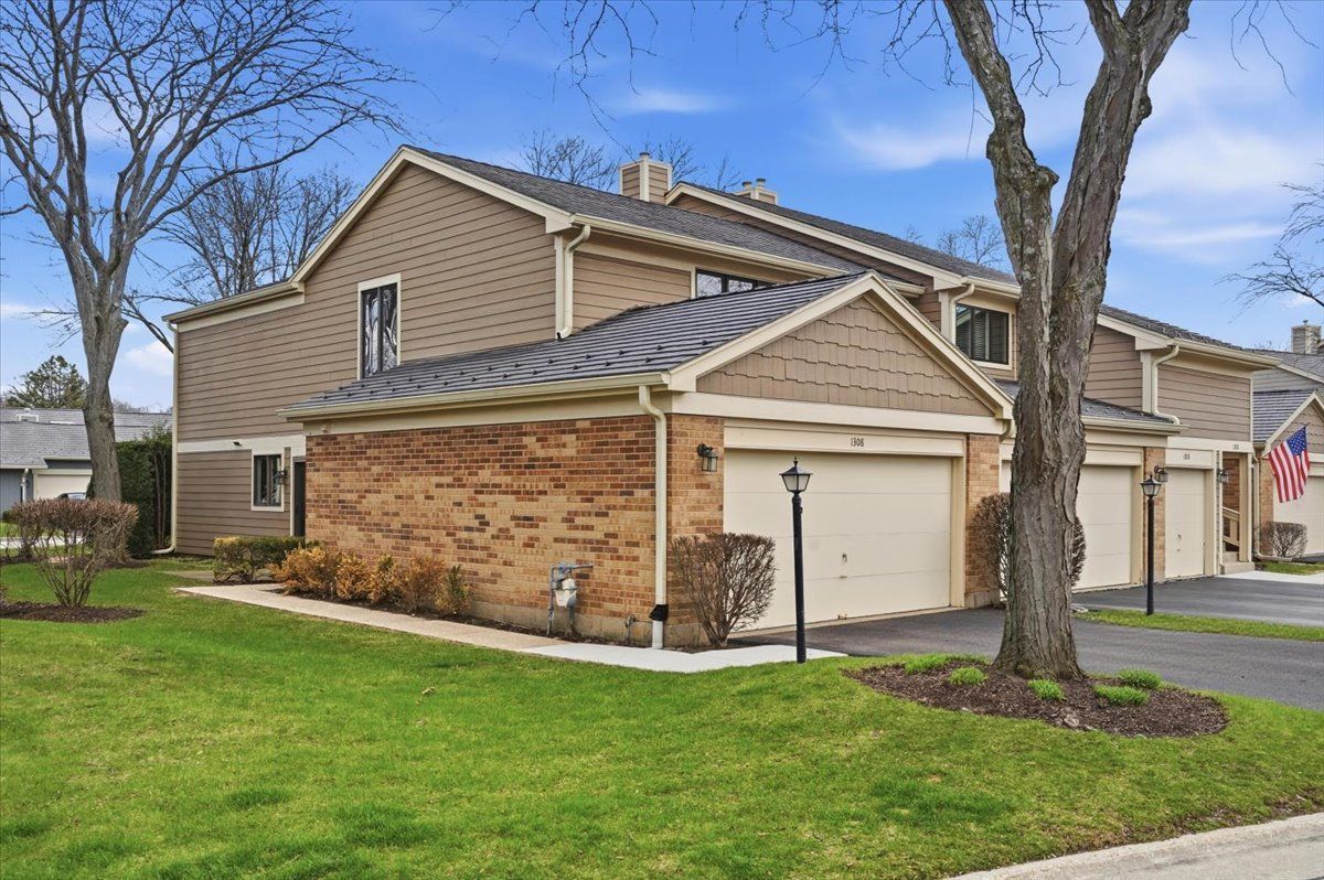 1308 Downs Parkway — Libertyville, IL 60048