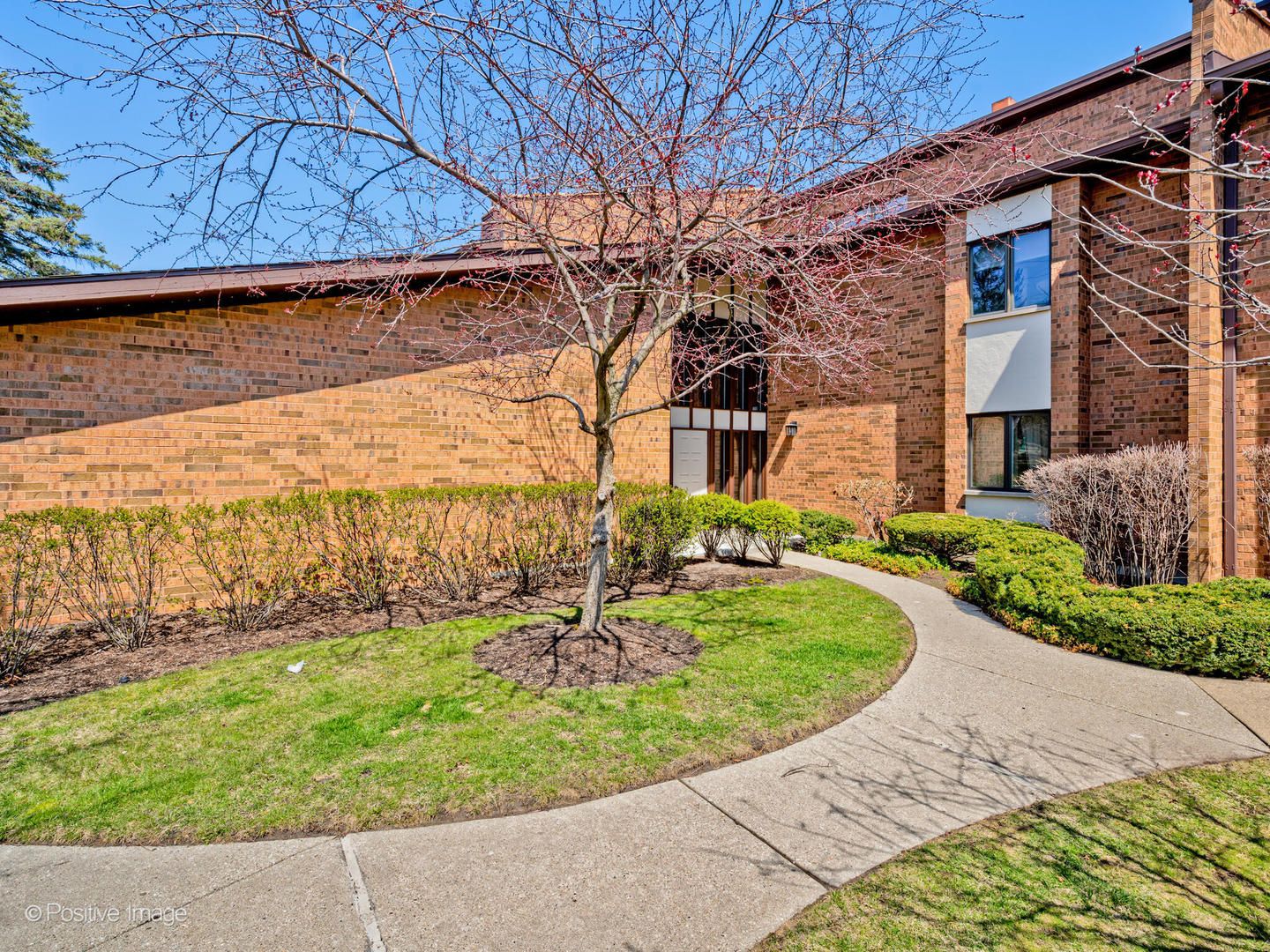 1039 Deerfield Place #1039 — Highland Park, IL 60035
