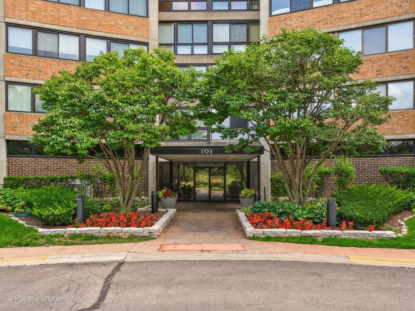 101 Bar Harbour Road — Schaumburg, IL 60193