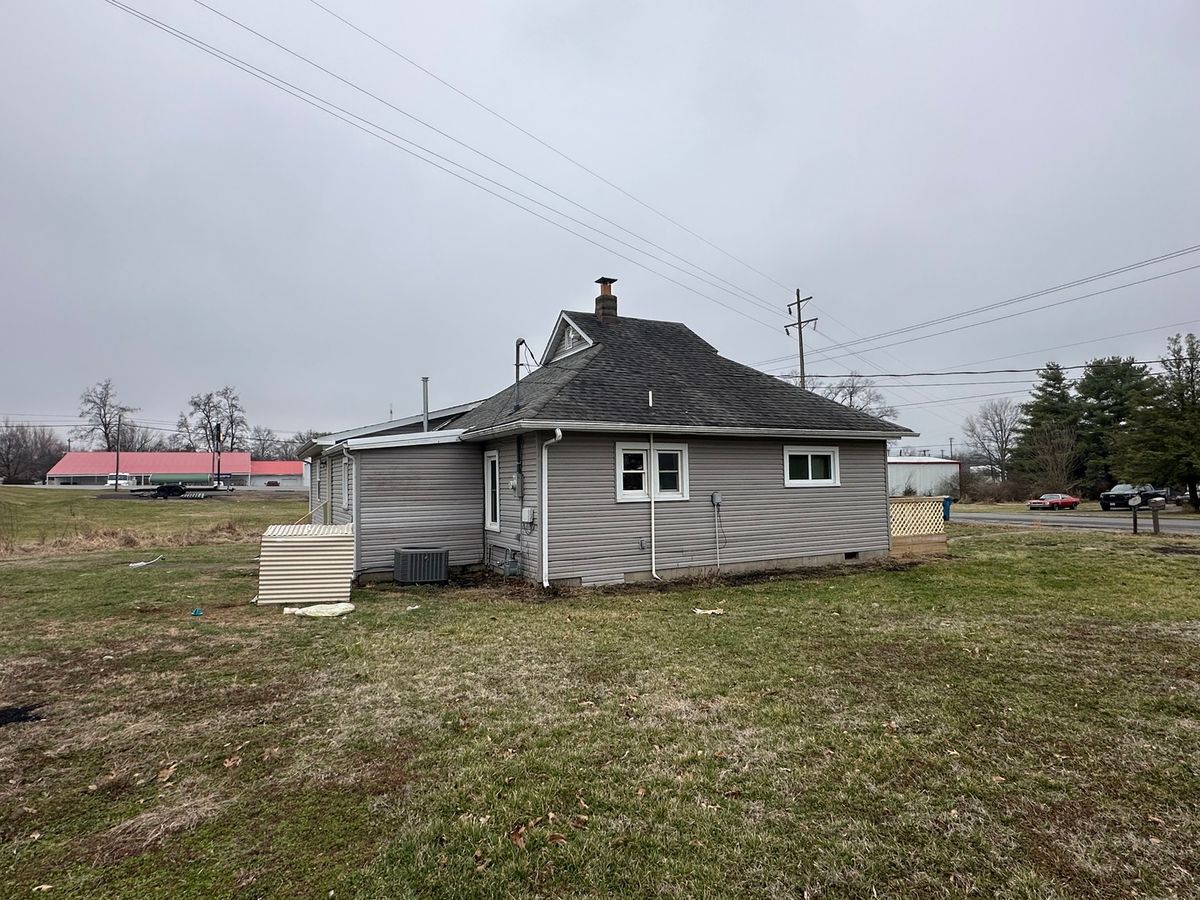 105 Epperson Drive, Mcleansboro, IL 62859