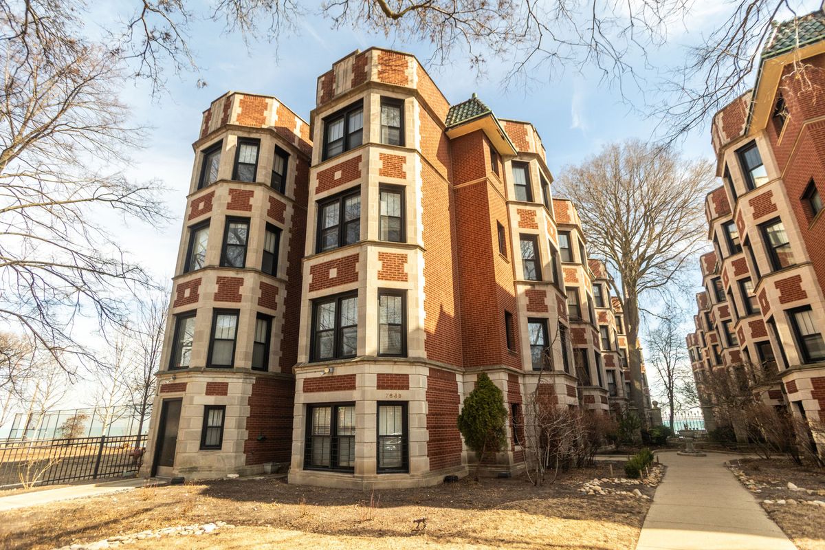 7649 EASTLAKE Terrace, Chicago, IL 60626